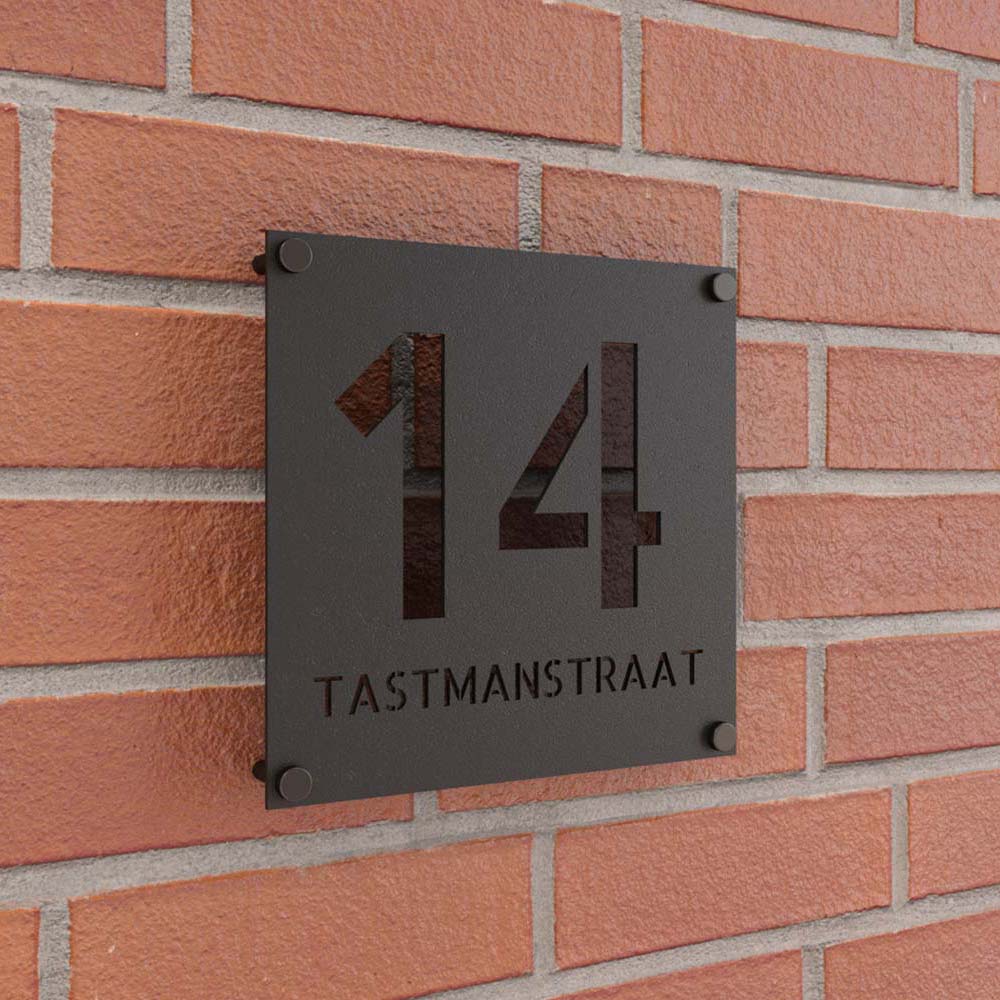 naamborden en huisnummers