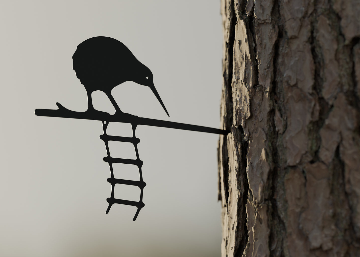 Tuindecoratie: Metalbird vogel op een ladder